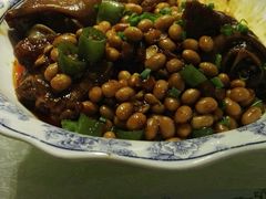 黄豆烧猪蹄-鑫小城故事·砂锅·排骨藕汤(兴业路店)
