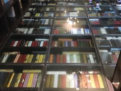 -钟书阁(松江泰晤士小镇店)