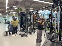 -岩顶健身(玄武店)