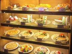 面包甜点陈列柜-漫咖啡(沙龙汇店)