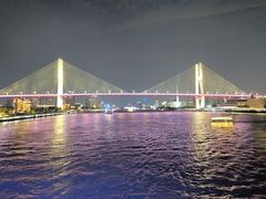 -黄浦江游览十六铺3号码头网红自助餐