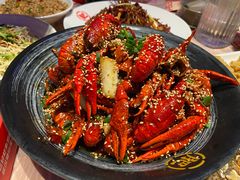 -肥肥虾庄·金牌油焖大虾(汉街SKP店)