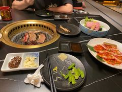 -山川小町·极番烧肉(新地假日广场店)
