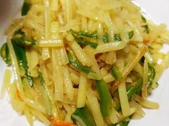 青椒土豆丝-万佛湖许老大铁锅鱼(黑金冠店)