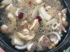 -墨脱石锅椰子鸡•海鲜糟粕醋(榆亚路店)