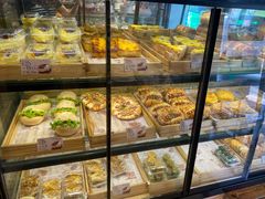 面包甜点陈列柜-宏发红西饼屋(天津路店)