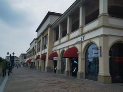 -百联奥特莱斯广场(南京店)