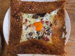 鸡蛋蘑菇熏肉荞麦可丽饼-RAC BAR(安福路店)