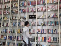 -钟书阁(松江泰晤士小镇店)