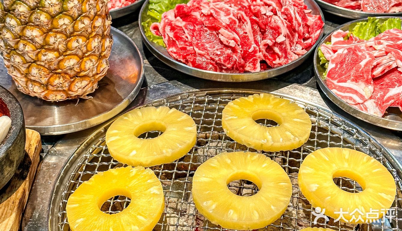 求你们赶紧去试试菠萝烤肉 香到跳脚！