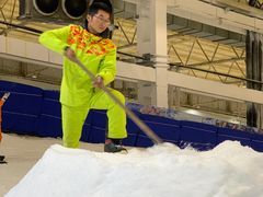 -乔波室内滑雪场