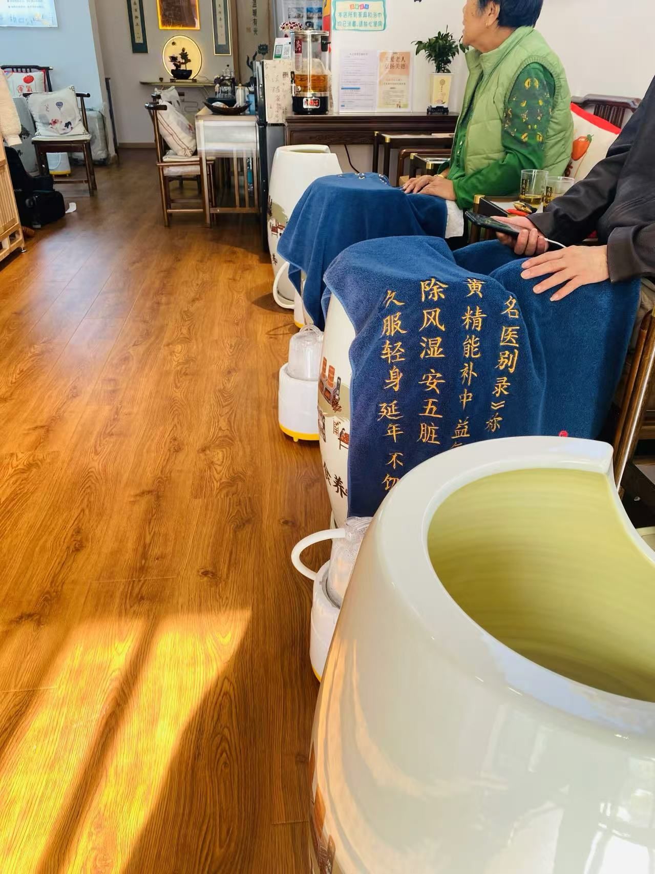 邂逅黄精古法熏蒸,沉浸式足部小腿养护