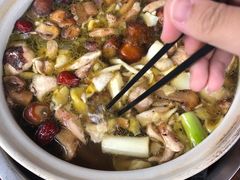 乌鸡野生菌汤-东巴谷野生菌火锅餐厅