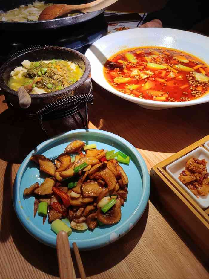 九锅一堂重庆菜(新世界创始直营店)-"今天带朋友来吃,品常了一些菜品