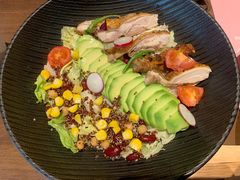 鸡肉牛油果藜麦沙拉（5月上新）-西堤牛排(合肥之心城店)