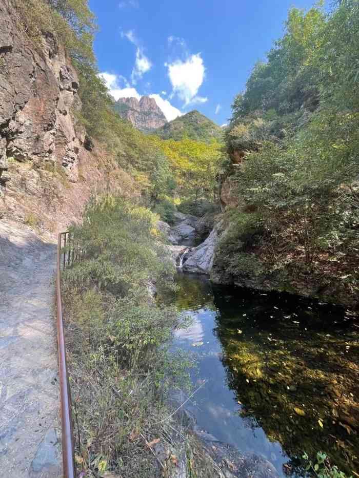云岫谷游猎自然风景区-"清早起来去爬爬山,特别特别提醒大家结伴而.