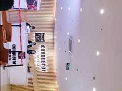-小海豚国际游泳培训中心(松江九亭店)