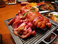 -老滇山寨•云南特色菜•地方菜•民族风情歌舞表演(金碧店)