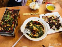 -石磨豆花家常菜·牦牛排土火锅