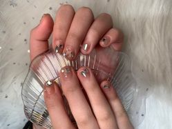 -吉吉靓甲美睫