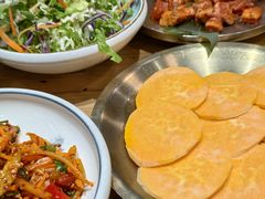 -青瓦餐厅·生鱼片·韩园烤肉(西塔店)