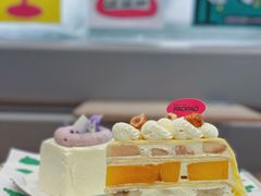 应季白巧水果千层-PAOPAO Bakery&Café(港汇店)