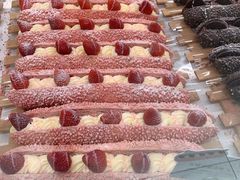 草莓魔法棒-奈雪的茶(亨特国际广场店)