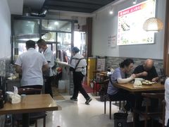 -黄阿姨锅贴大王(万航渡路店)