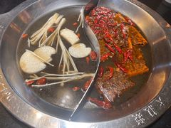 菌菇鸳鸯锅-大龙辣火锅·龙虾·烧烤(湖滨新天地店)