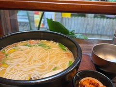 -银米·云南传统过桥米线(双廊黑金冠店)