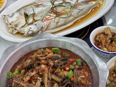 -丹水桥地锅鱼·翘嘴鲌·地方特色全鱼宴(丹江口大坝店)