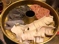 屠场黄喉-沸炉重庆老火锅(军事博物馆店)