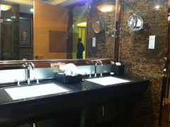 洗手间-山东大厦