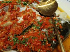 老坛剁椒蒸鲜活鱼头-老湘村·湖南土菜(天河维多利店)