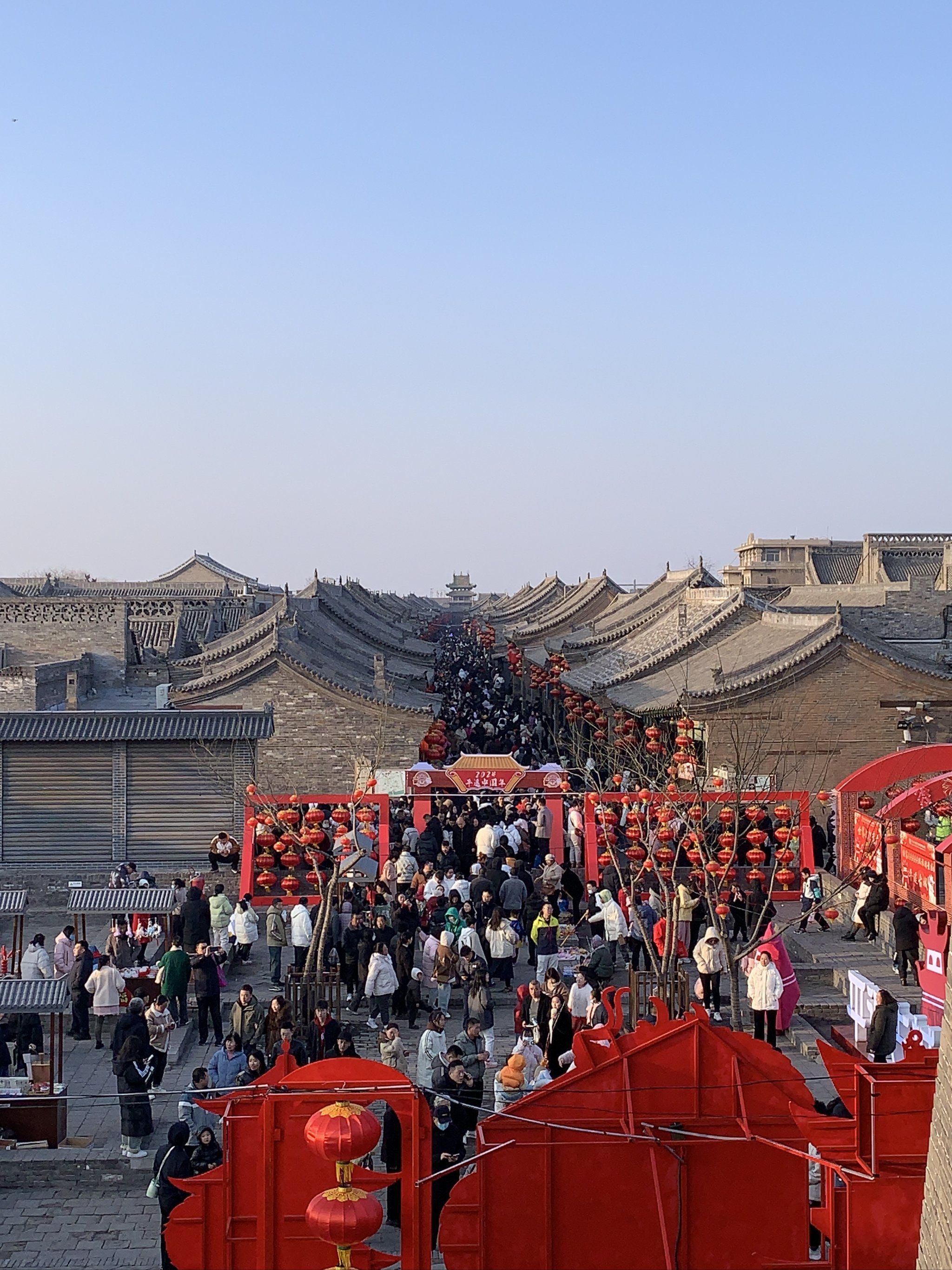 大年初二的平遥古城,人挤人!