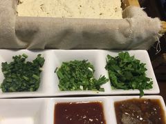 一块豆腐-东口码头·烧鸽子·鱼头泡饼·地方菜(金鹰悦城店)