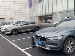 -杭州中沃沃尔沃4S店(滨江区店)
