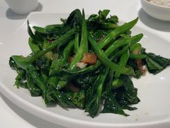 咸鱼炒芥兰-至潮餐厅精致粤菜·活鲈鱼·走地鸡(珠江新城店)