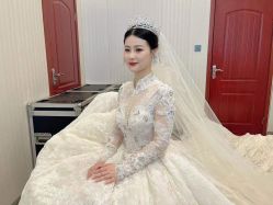 -艾米丽婚纱礼服