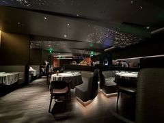 -左庭右院鲜牛肉火锅黑金店(陆家嘴中心店)