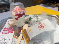 -麦当劳(深圳北站B2检票口楼上)