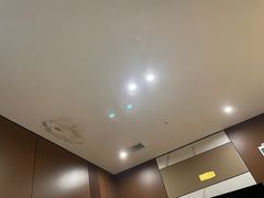 -凤凰星苑行政公寓(平湖双拥街地铁站店)