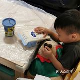 自家製蜜糖雞翼和冬菇瑤柱海鮮水菜豆苗煲
