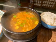 -明洞阿姨·韩式酱蟹烤肉·创意料理(三元桥店)