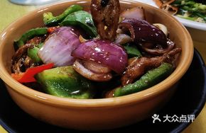 Stir-fried Pig Intestine with Live Stewing