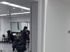 -首脑美容美发化妆美甲培训学校(长沙校区)