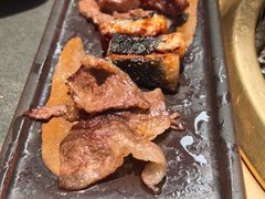 -铭牛烧肉·和牛海鲜自助(高新月牙湖店)