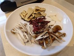 -黔蘑菇四季餐厅(观山湖店)