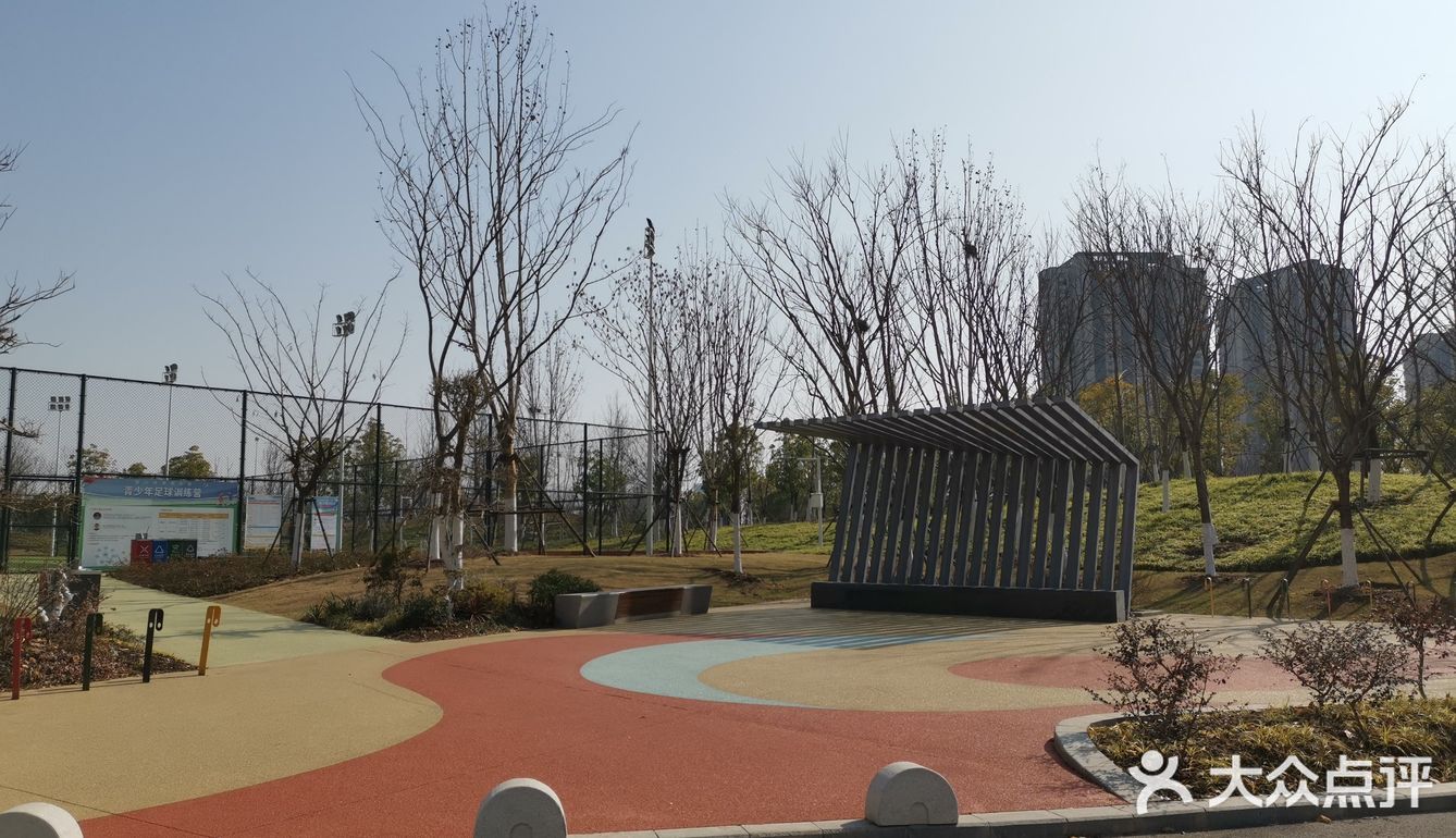 巡司河体育公园?