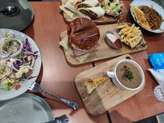 黑椒牛柳炒意面-魏斯理汉堡(西安沣东吾悦店)